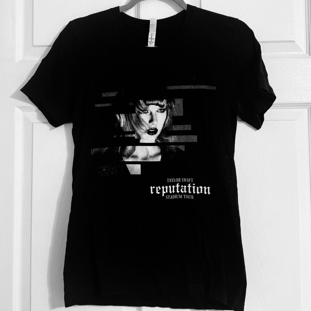 Taylor Swift Reputation Stadium Tour tshirt merch